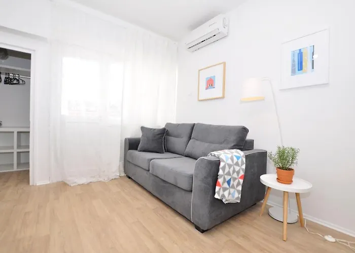 Room & Studio In The Centre